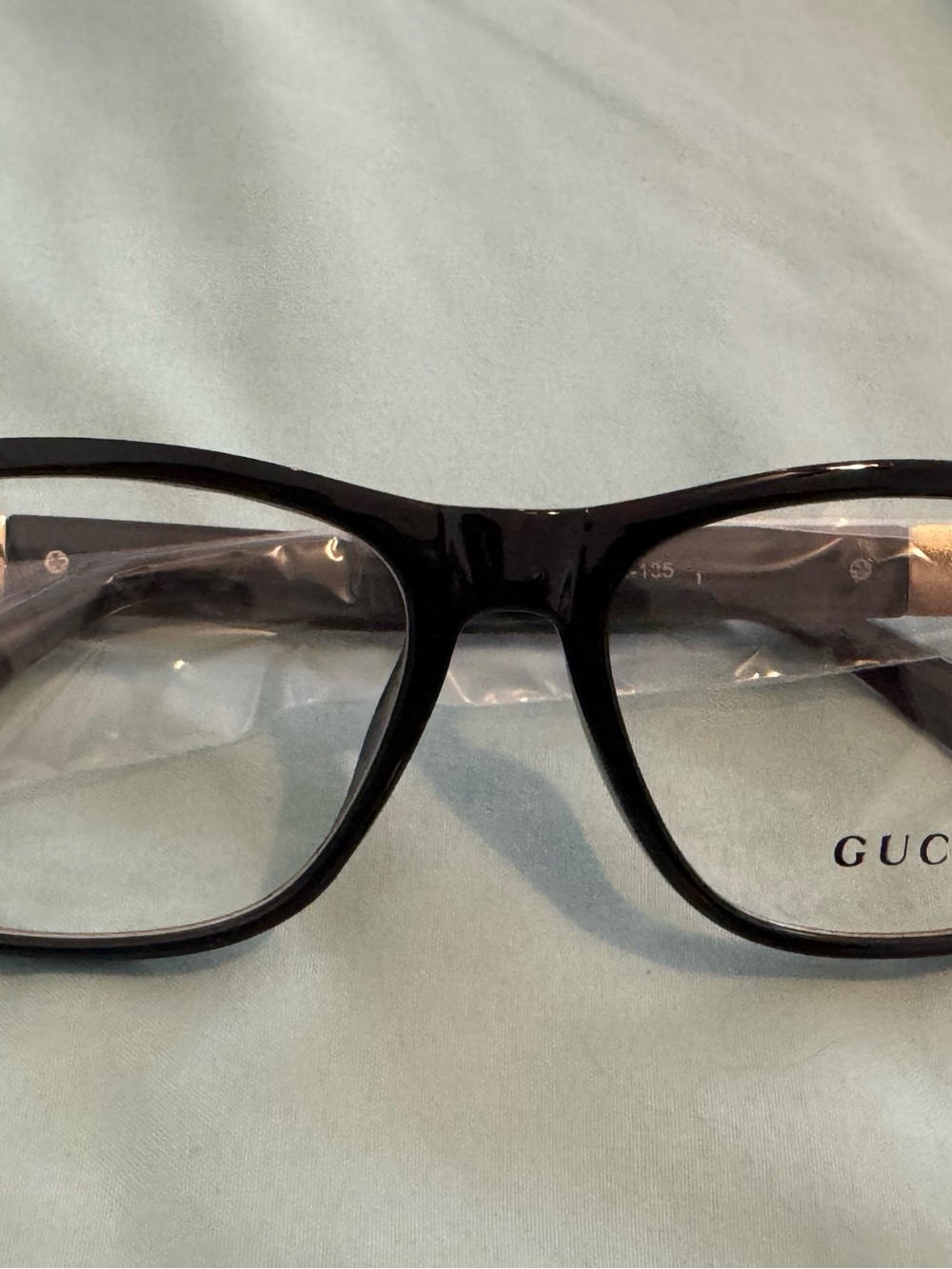 Gucci 8081 Black 52/15/135 Eyeglass Frame/Gucci Eyeglass case/Pouch & cloth